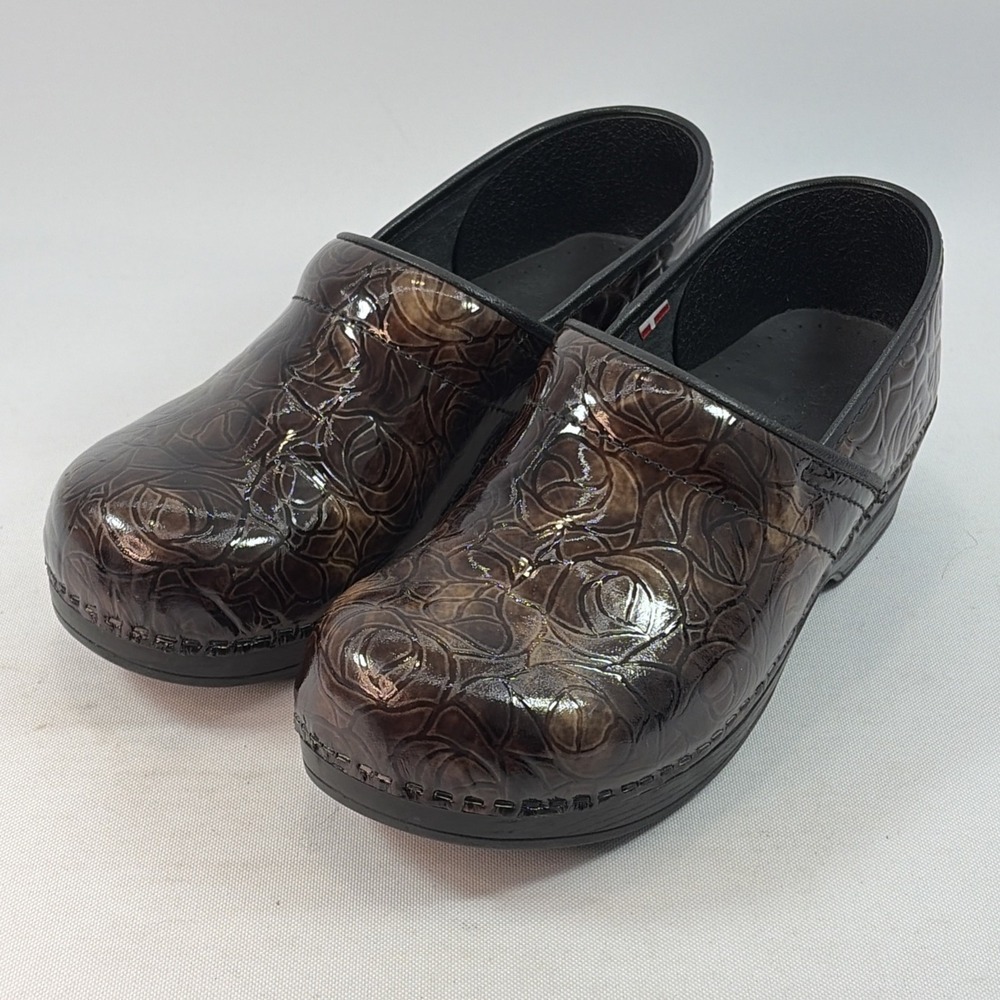 Sanita Professional Clogs Women's 9US 40EU Brown Patent Leather Nursing Clogs